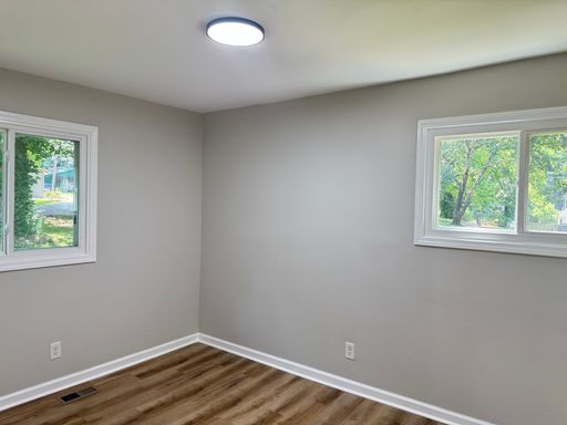 Listing photo thumbnail