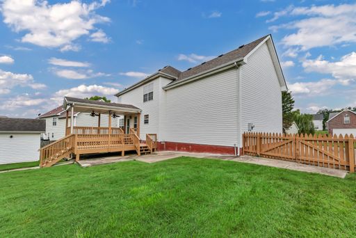 Listing photo thumbnail