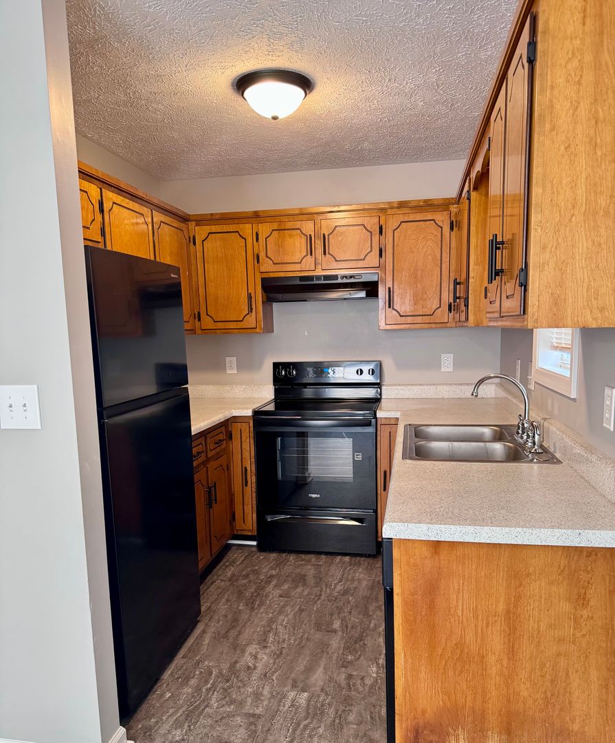 357 Treeland Dr 7 of 12