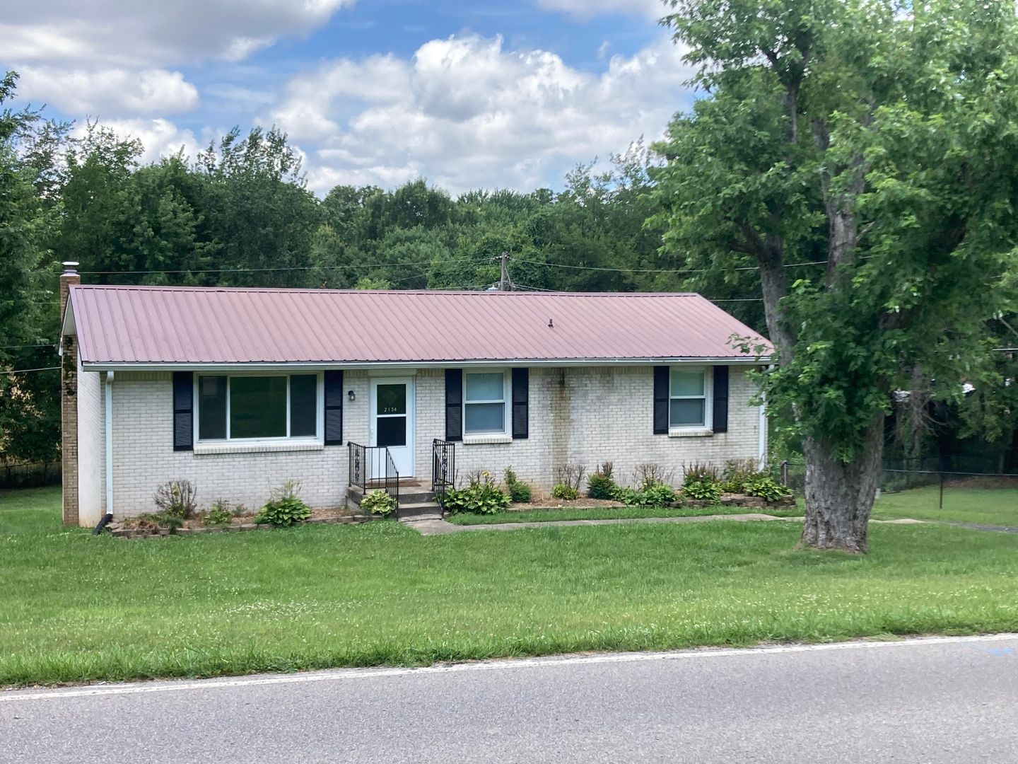 Clarksville House: 2134 Old Russellville Pike