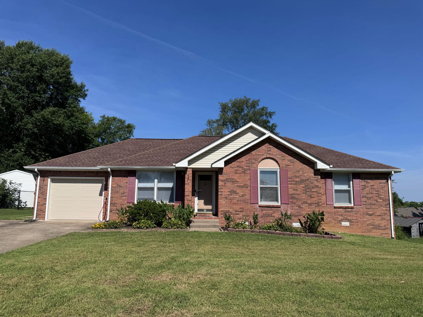 Clarksville House: 438 Kelsey Drive