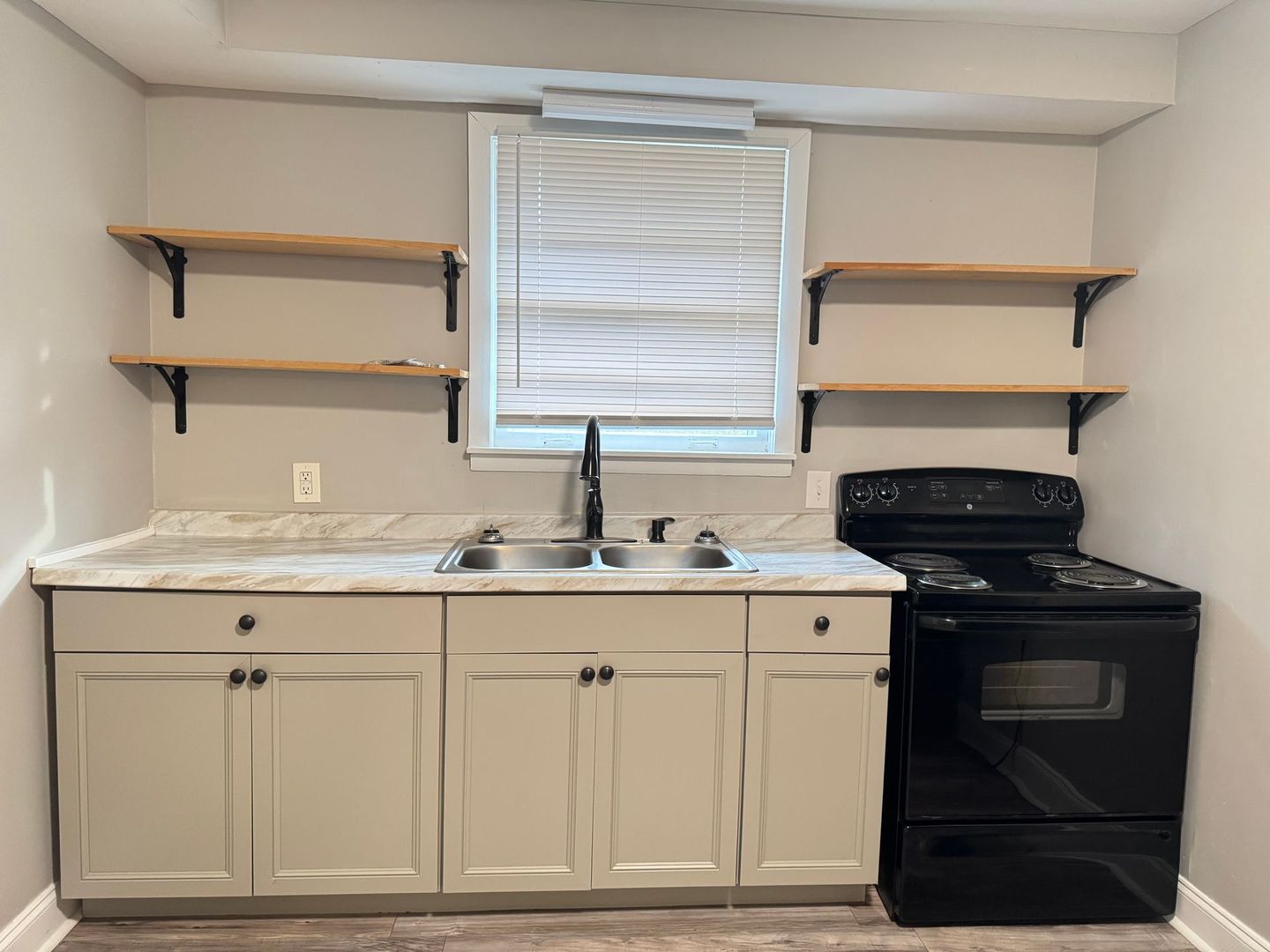 Clarksville Apartment: Circle Dr