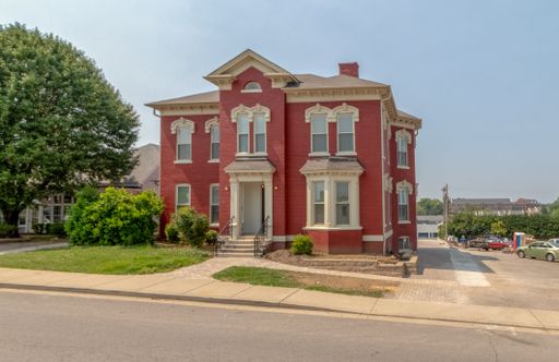 Listing photo thumbnail