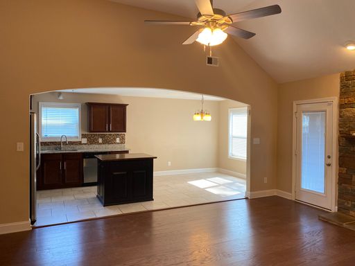 Listing photo thumbnail