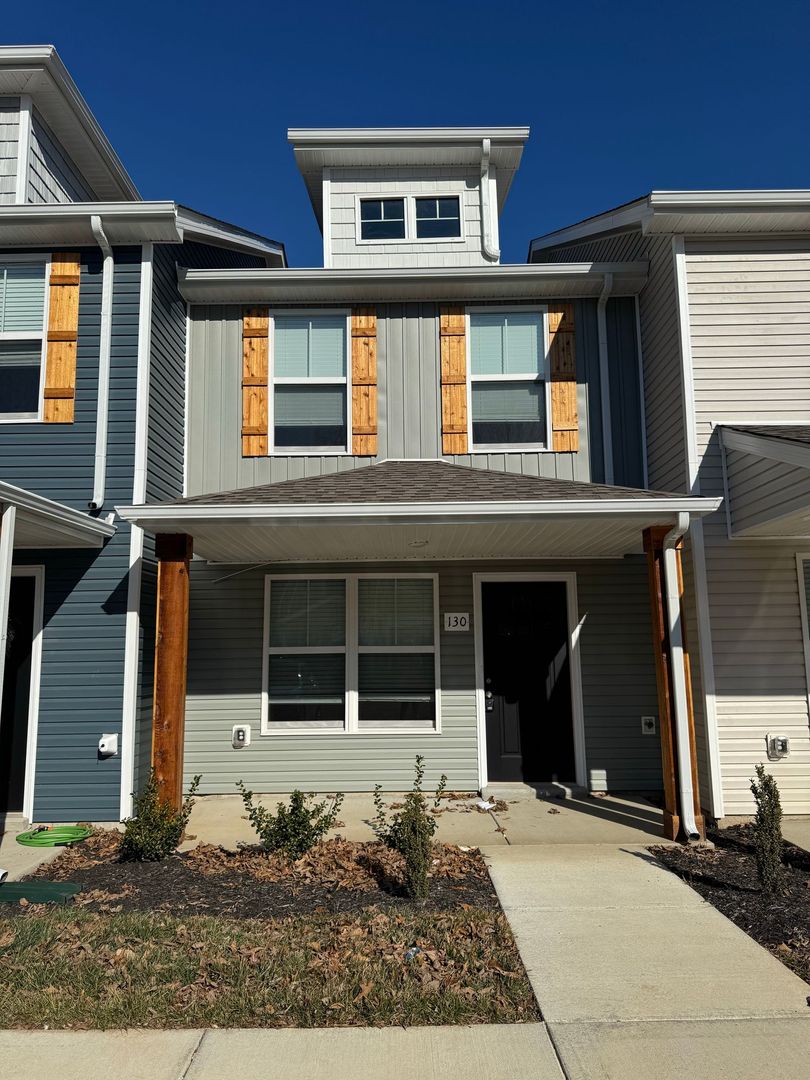 Clarksville House: 130 Quarry Point Dr