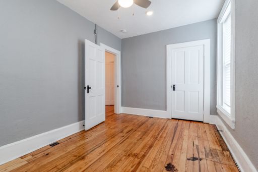 Listing photo thumbnail