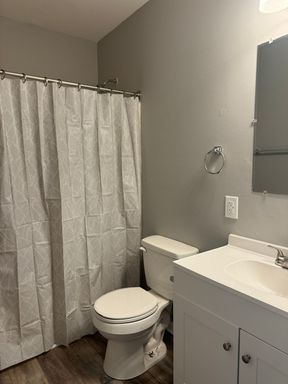Listing photo thumbnail