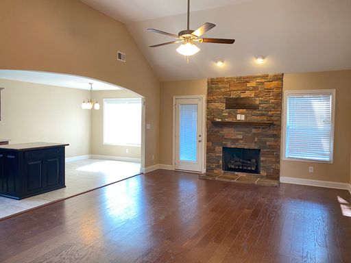 Listing photo thumbnail