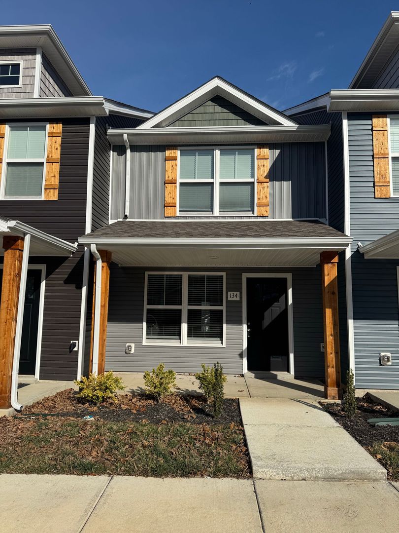 Clarksville House: 134 Quarry Point Dr