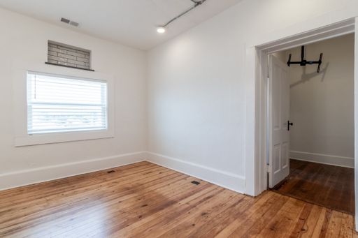 Listing photo thumbnail
