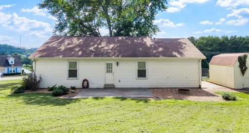 Listing photo thumbnail