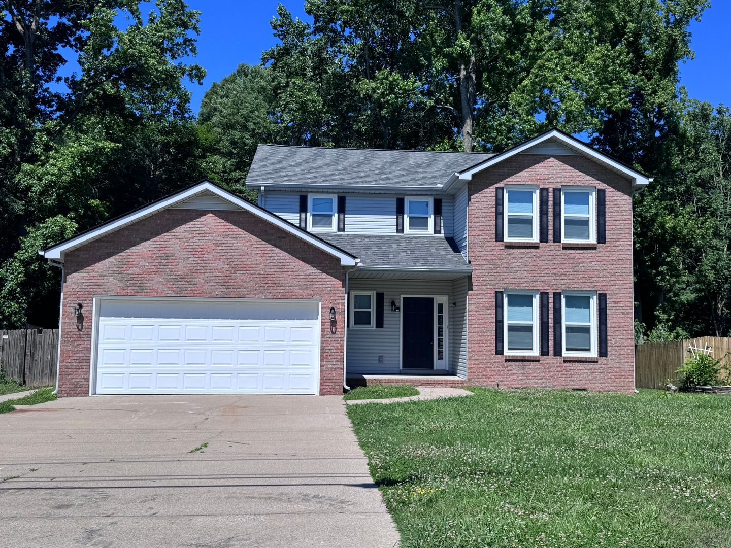Clarksville House: 130 Shady Maple Dr