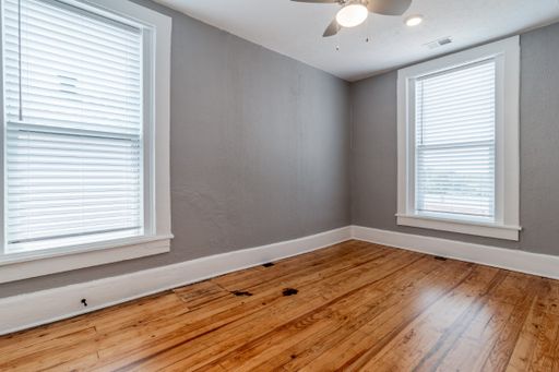 Listing photo thumbnail