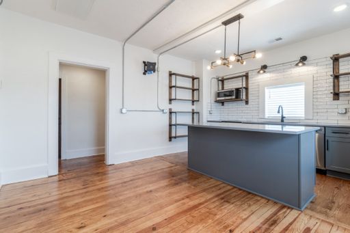 Listing photo thumbnail