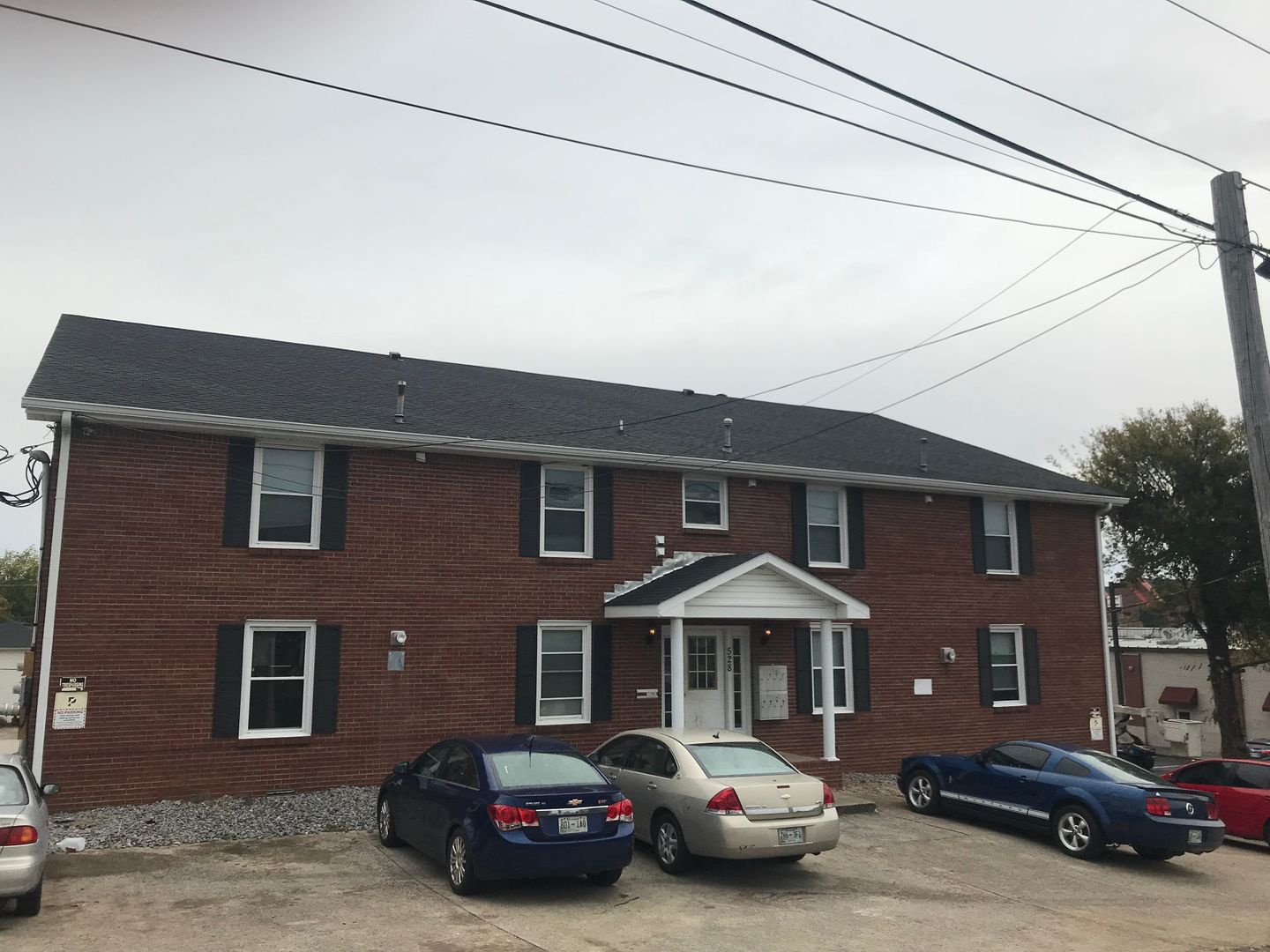 Clarksville Apartment: 528 Main St