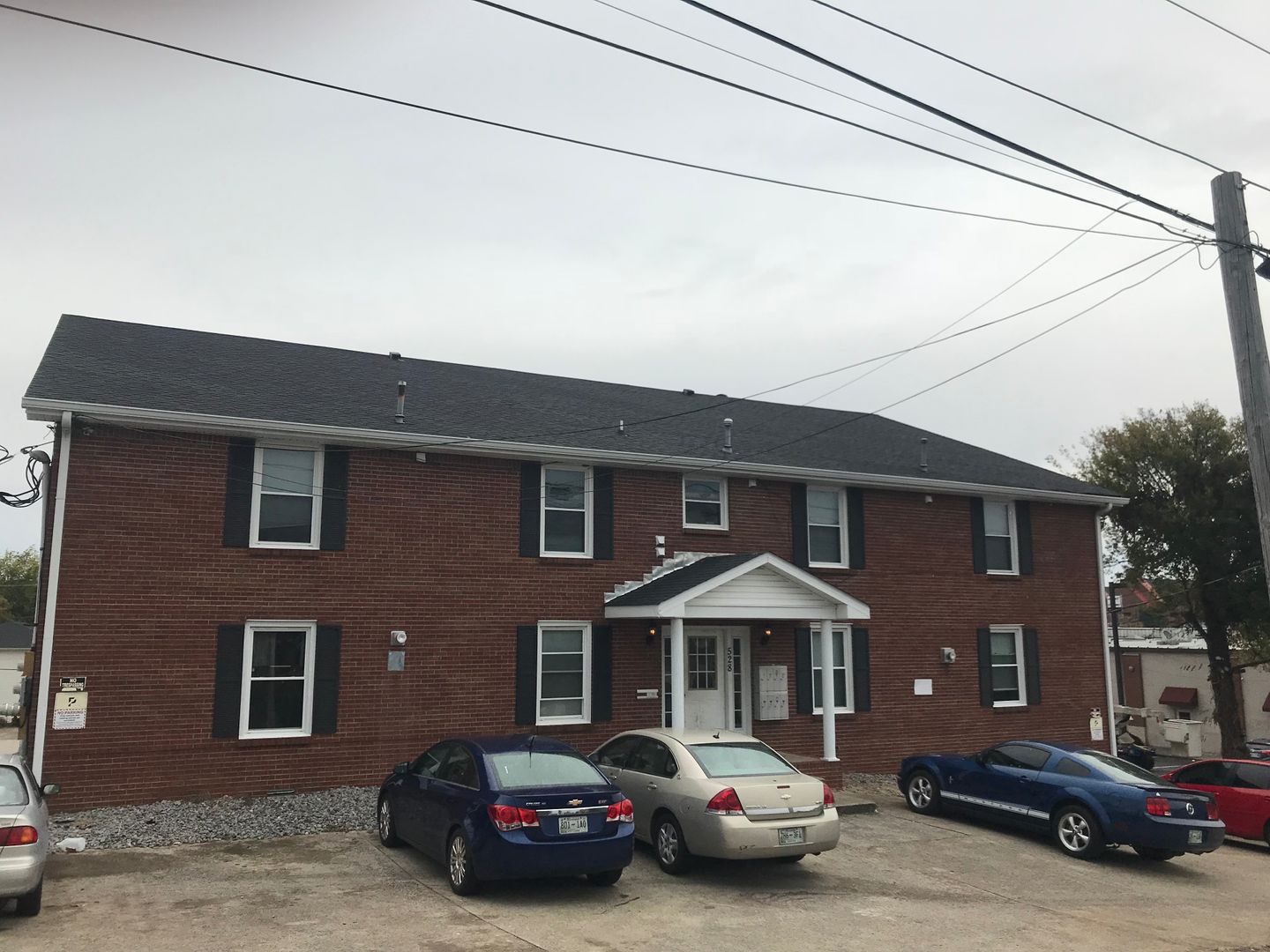 Clarksville Apartment: 528 Main St