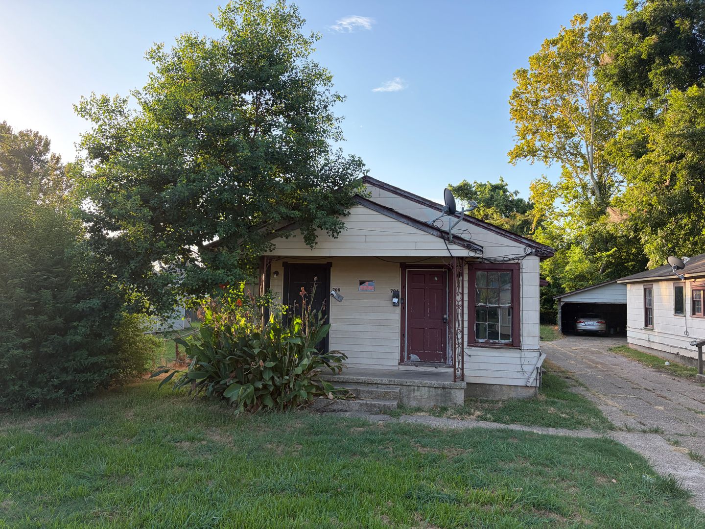 Bossier City House: 704 Carrollton Street