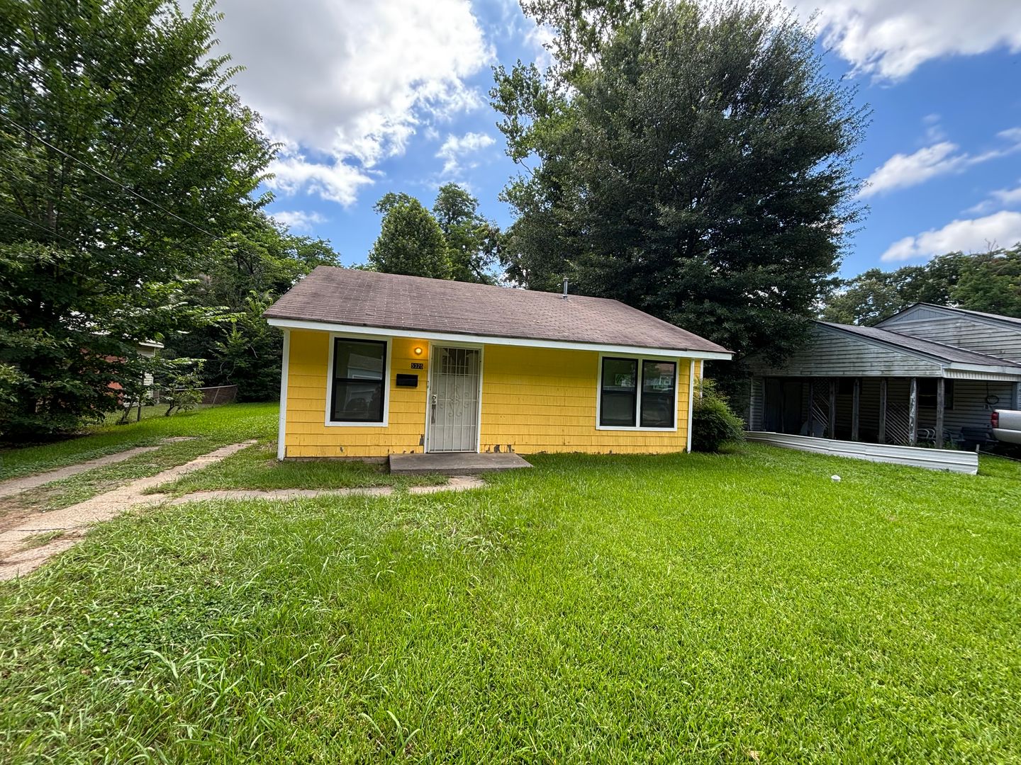 Shreveport House: 5325 Sussex Avenue **