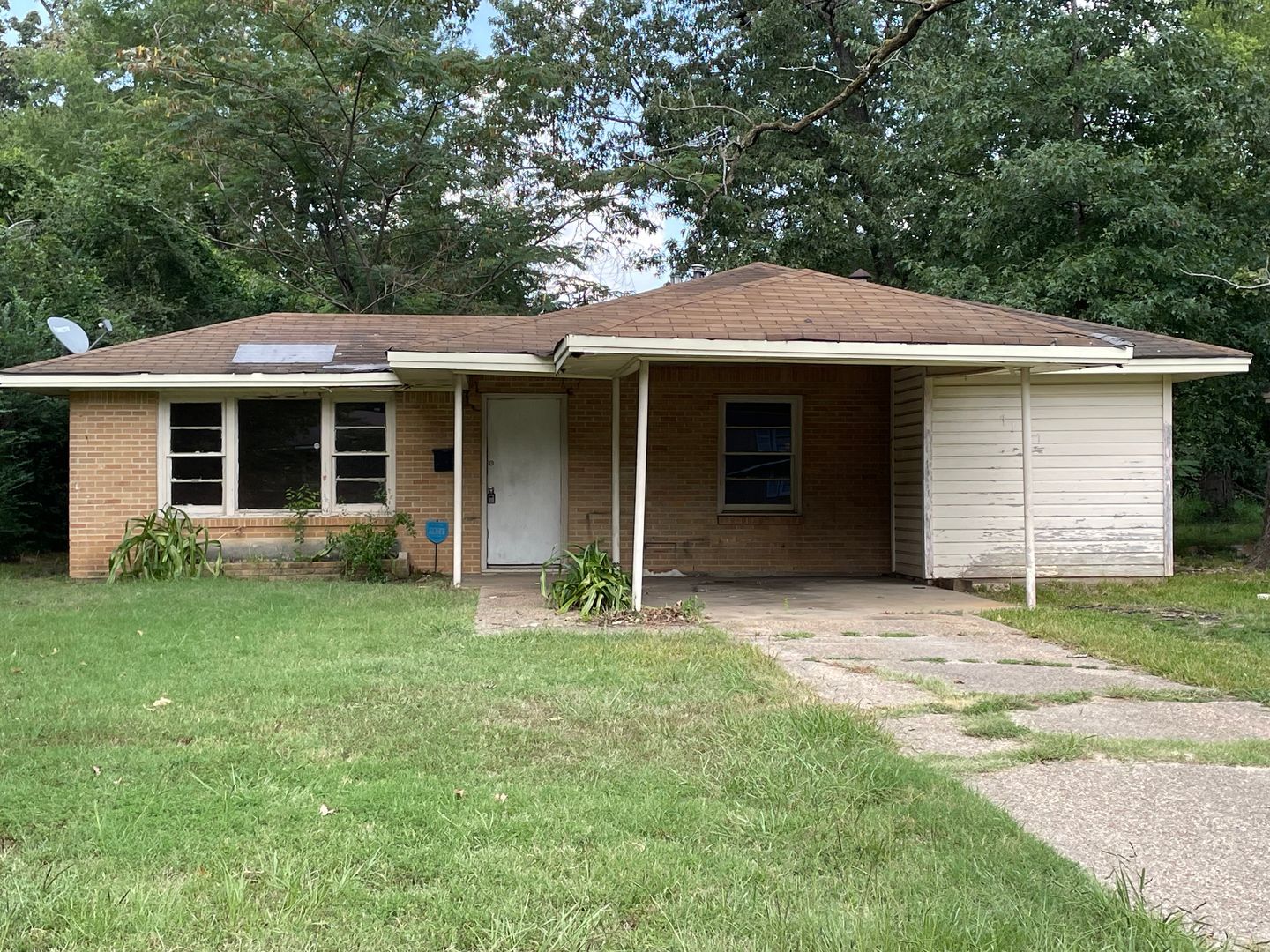 Shreveport House: 7137 Burlingame Boulevard