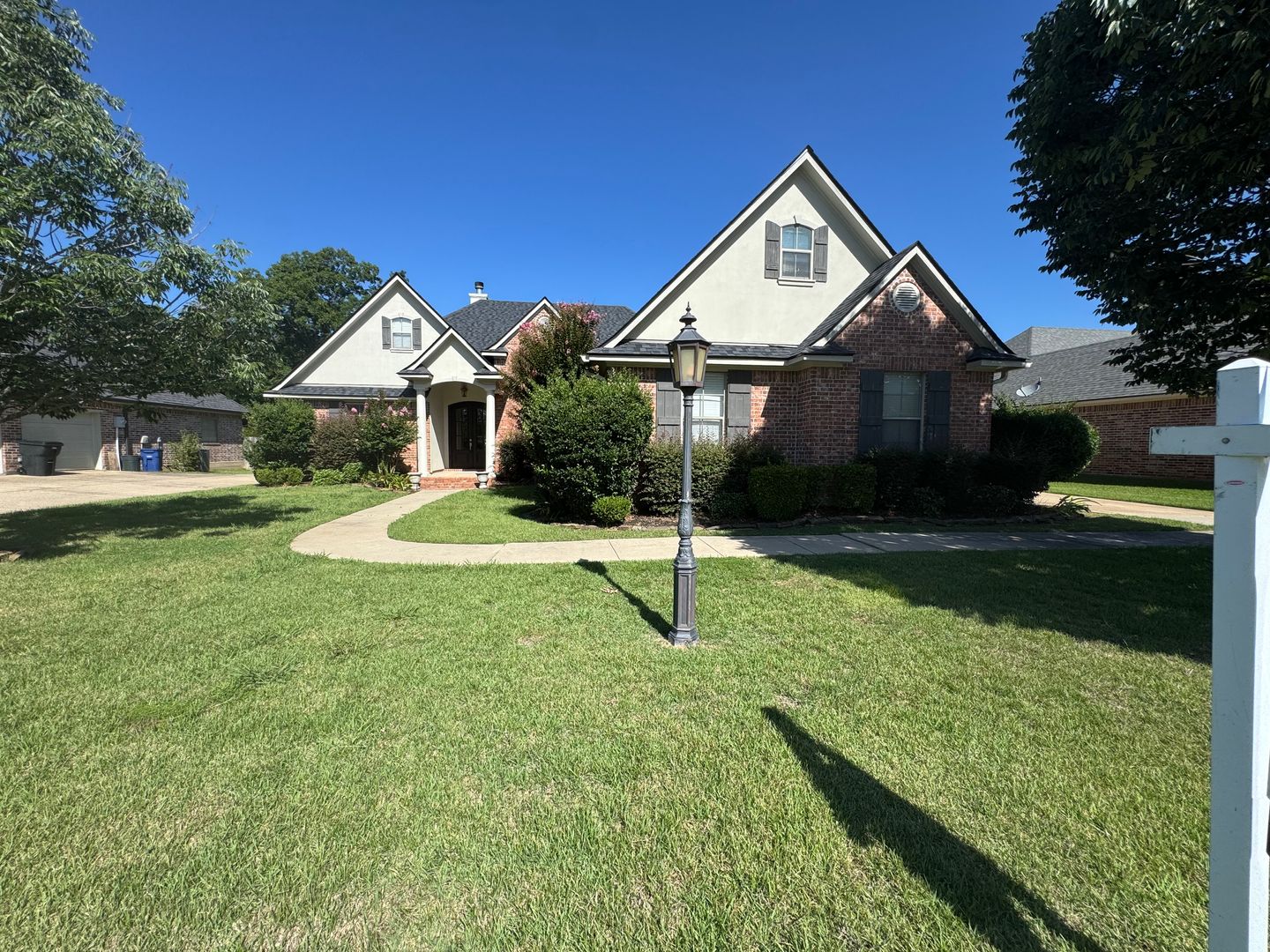 Bossier City House: 106 Horseguards Avenue