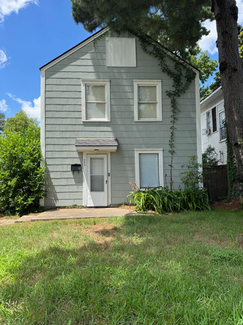 Shreveport House: 830 Wilkinson Street