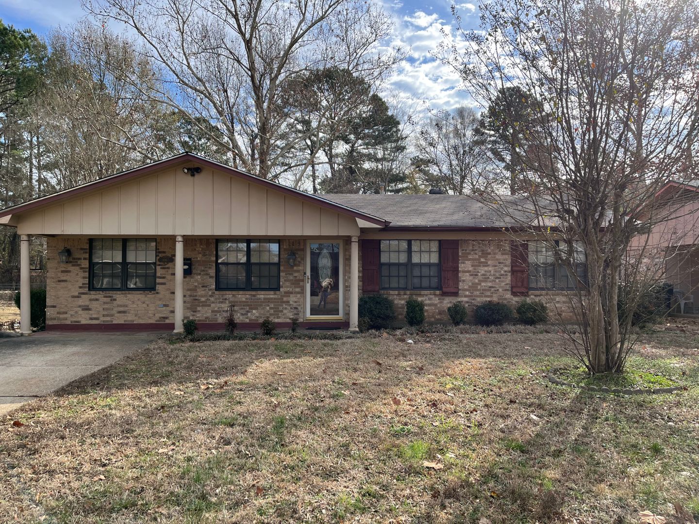 Shreveport House: 8967 Hawthorne Drive
