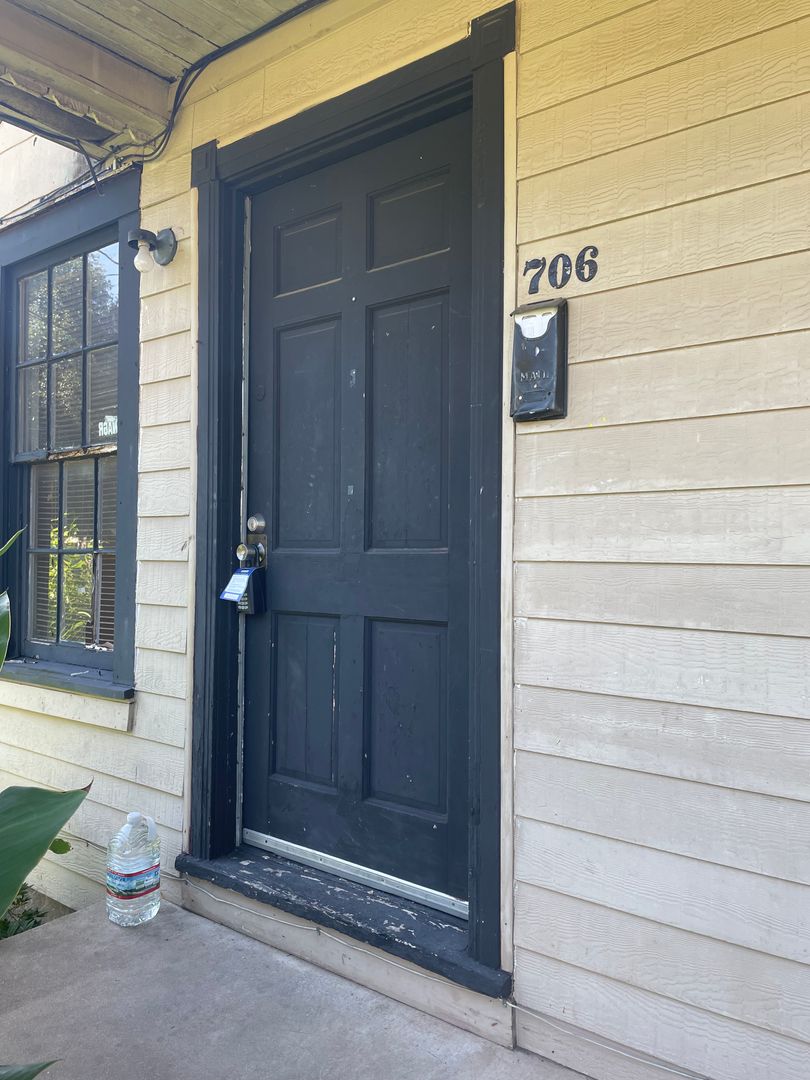 Bossier City House: 706 Carrollton Street