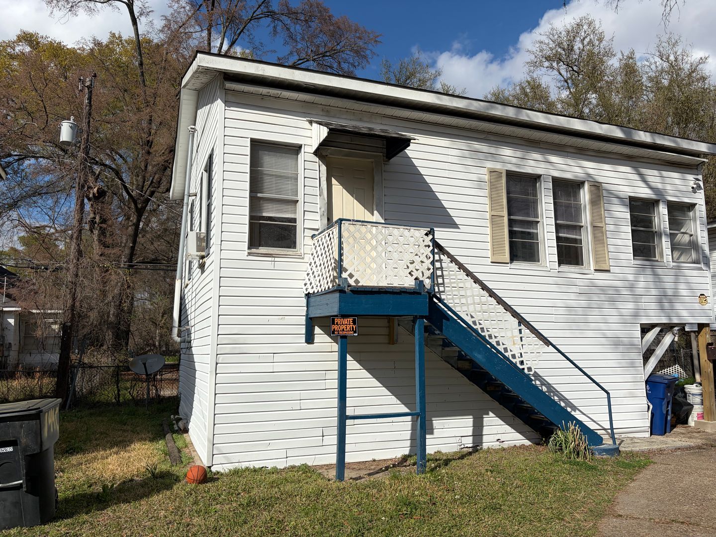 Shreveport House: 148 E Herndon Street