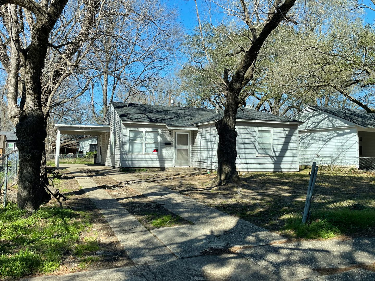 Shreveport House: 2742 Sunnybrook Street **