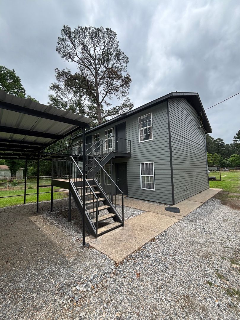Shreveport House: 3215 Bert Kouns Industrial Loop