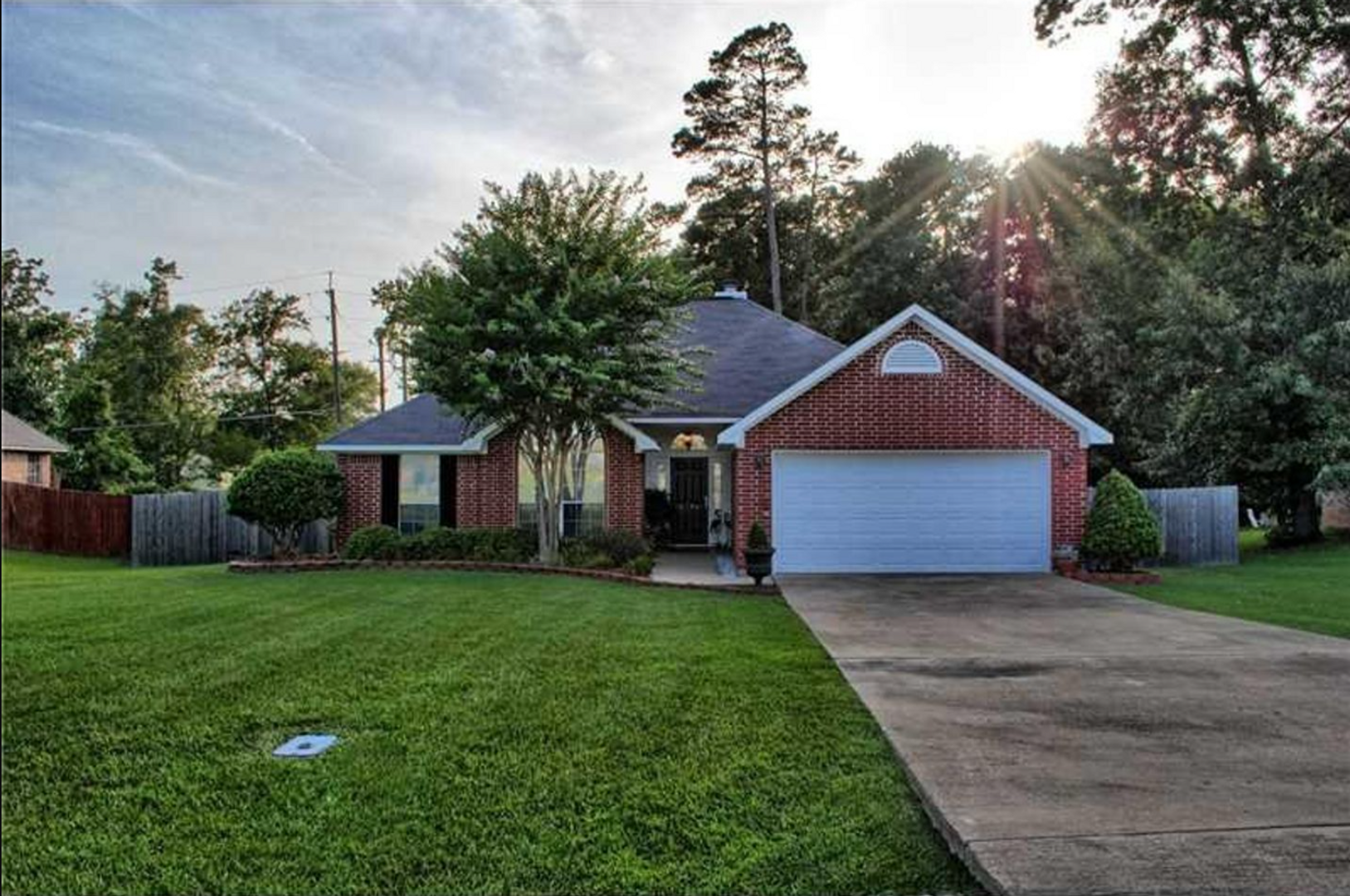 Shreveport House: 4896 Fairway View Drive