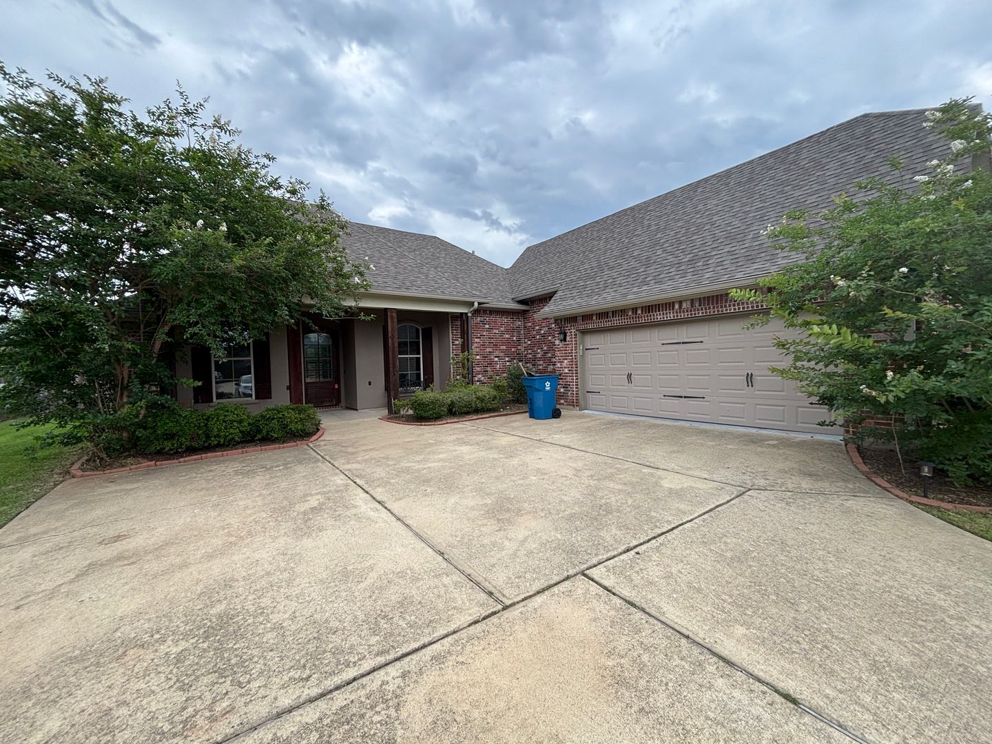 Benton House: 303 Plum Orchard Lane