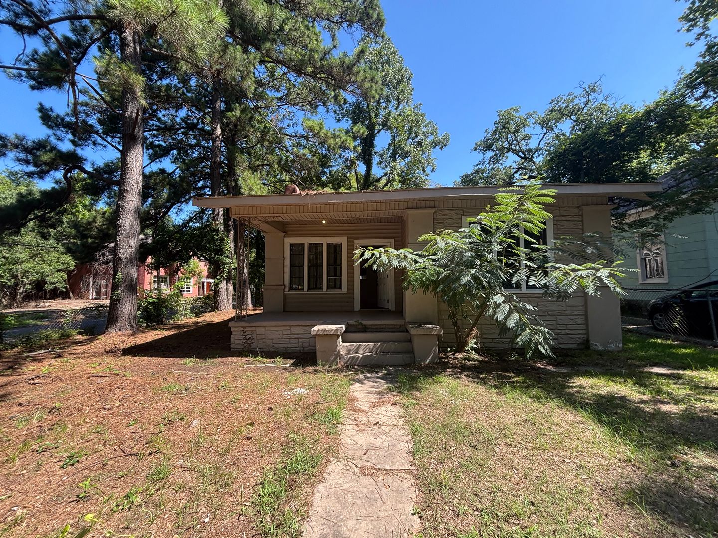 Shreveport House: 2560 Emery Street