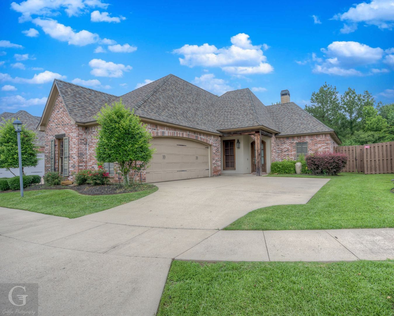 Shreveport House: 807 Saint Roch Avenue