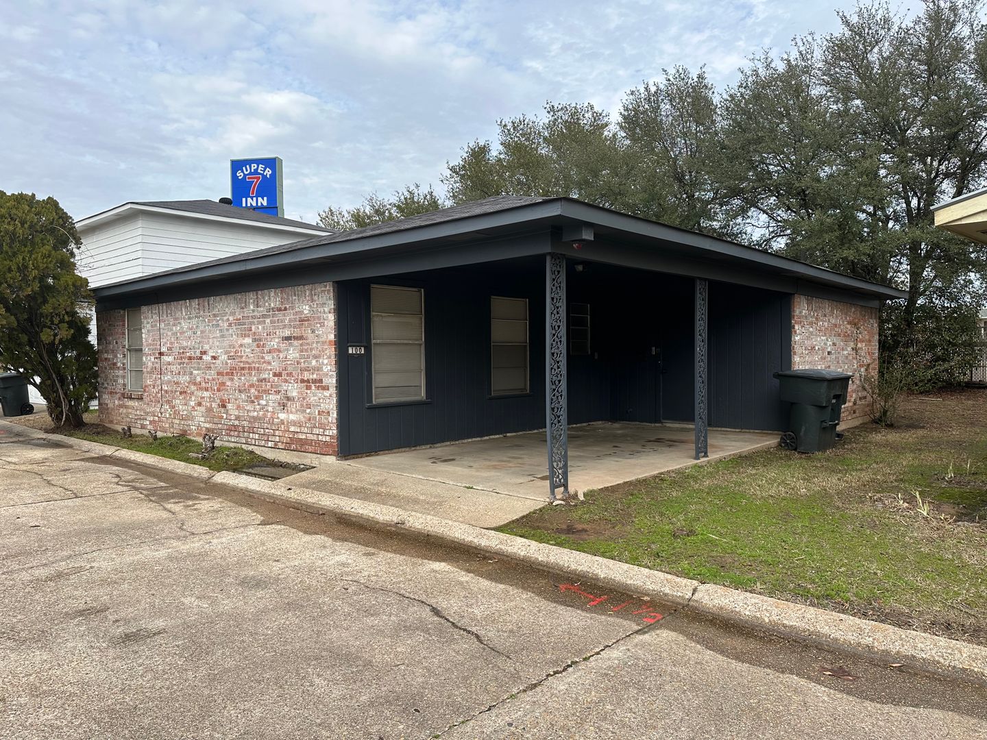 Bossier City House: 100 Bobbie Court