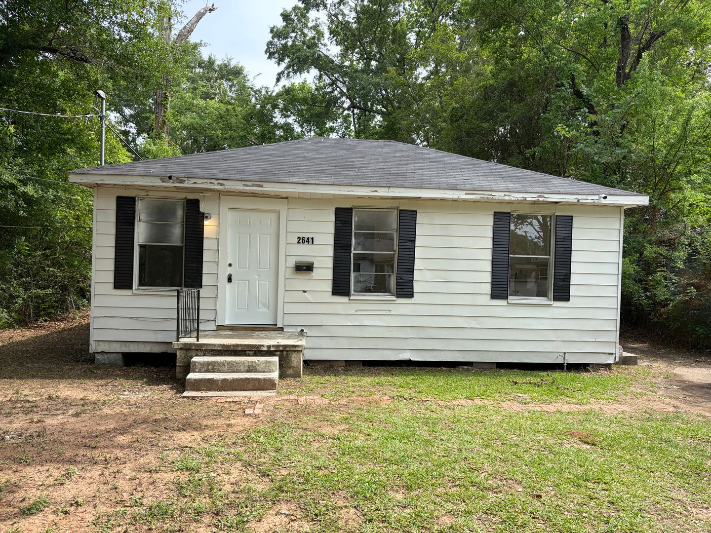 Shreveport House: 2641 Valley Ridge Road