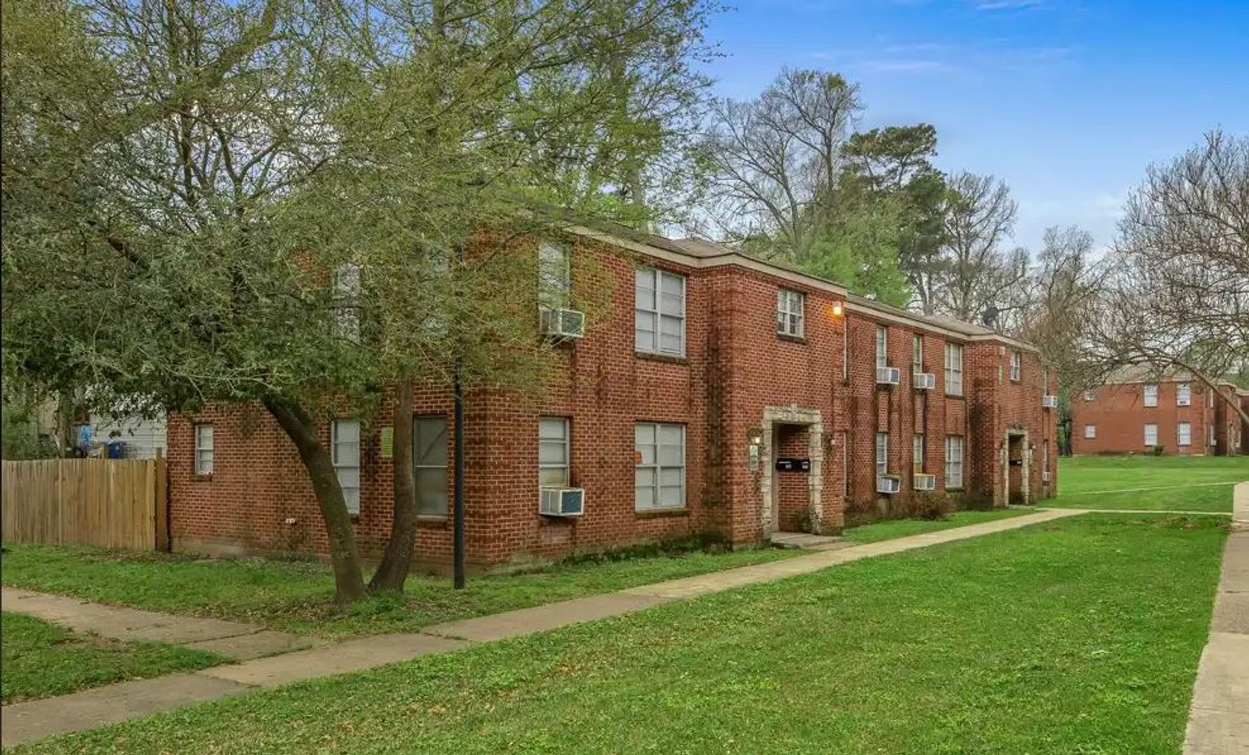 Shreveport Apartment: 1625 Centenary Boulevard - #127