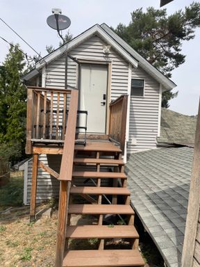 Smaller upstairs duplex
