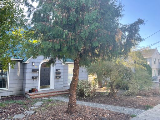 1 Bedroom, 1 Bathroom Apartment in a 4 plex on campus