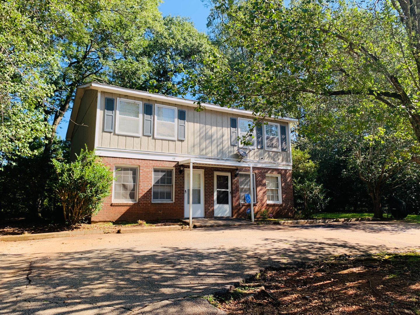 Lagrange Apartment: 116- 118 Lafayette Ct