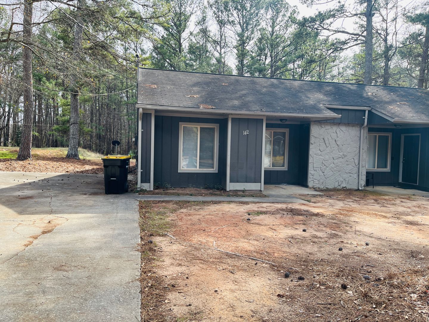 Fairburn Apartment: 140 Summerwood Dr