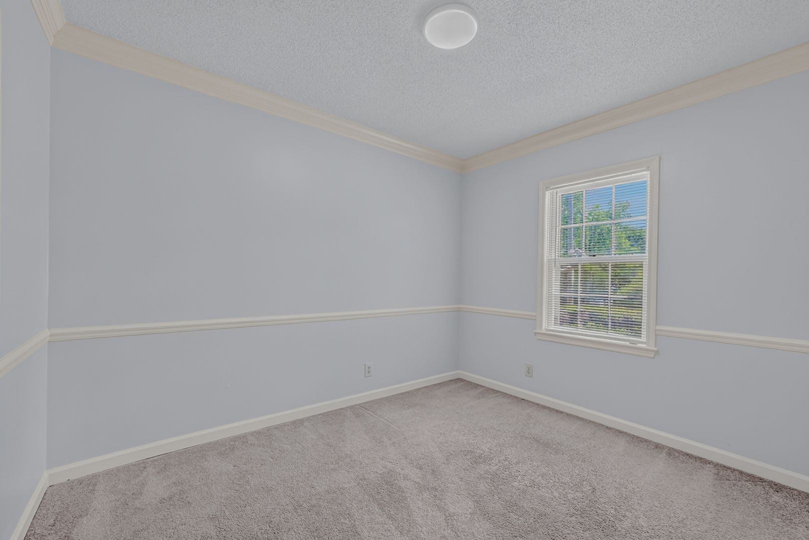 Lagrange Apartment: 207 Harwell Ave