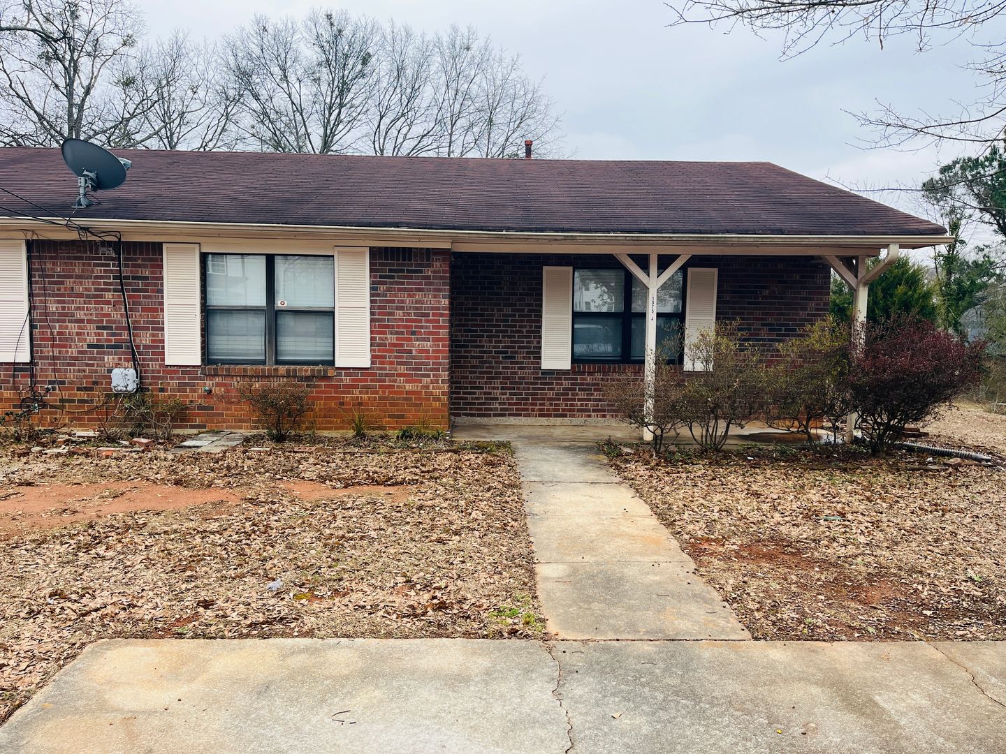 Conyers Apartment: 1075 Eastview Rd NE