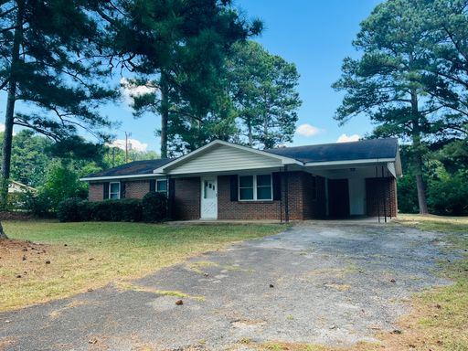Beautiful 3 bedroom, 2 bathroom house on 2 acres of land in Pine Mountain! Must See!