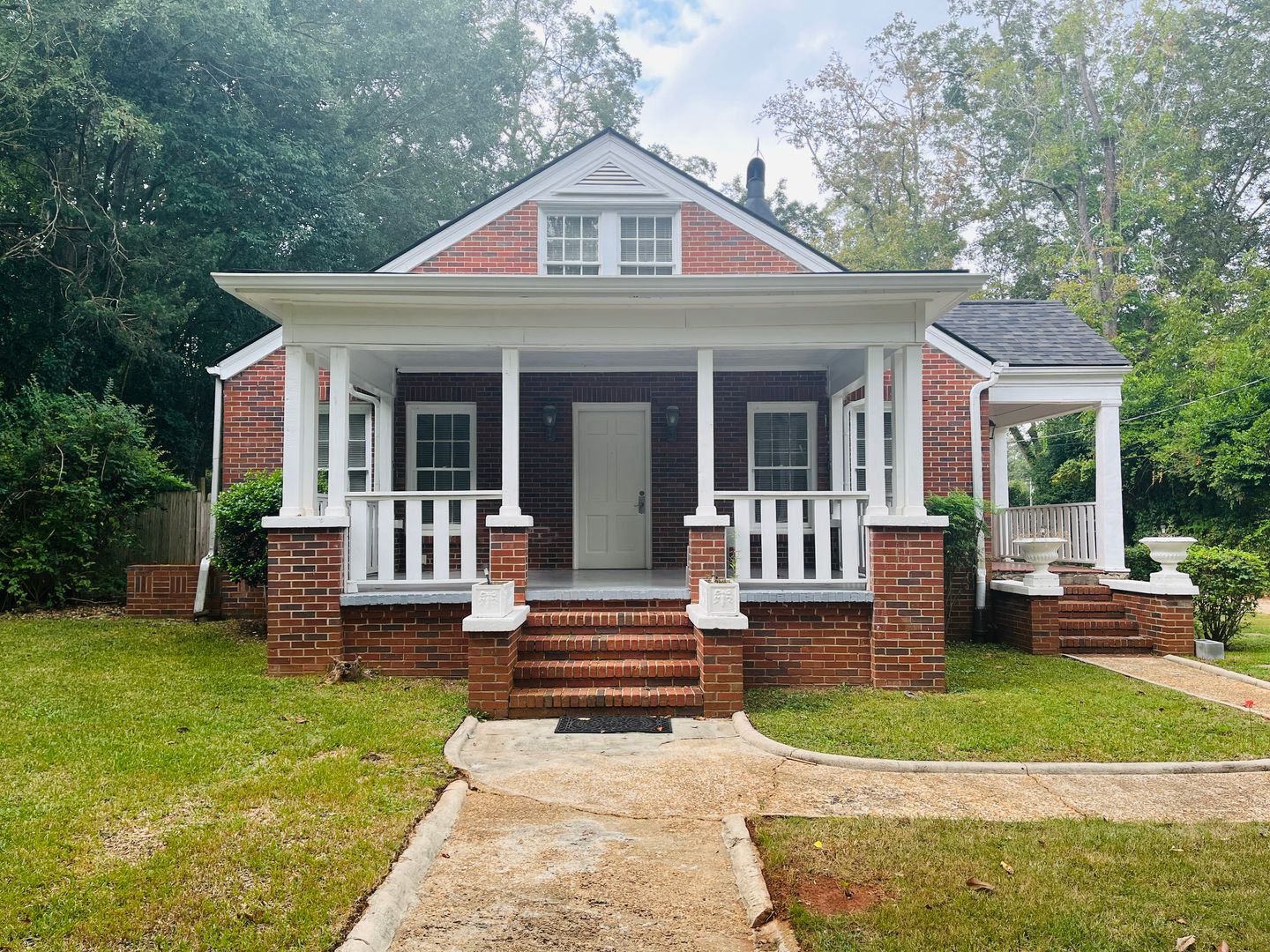 Lagrange Apartment: 510 Alford St