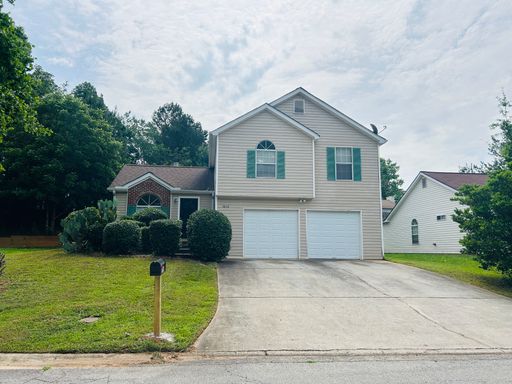 Great location, newly renovated 3 bedroom home in Rex! Must see!