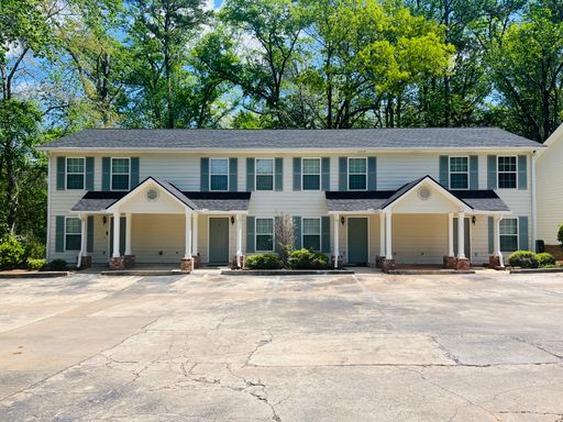 Welcome home! 2 bed, 1.5 bath, fully renovated, move in ready, LVP flooring, quiet community, W/D hookups, must see! – photo 1