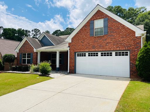 Stunning 3 bedroom 2 bathroom with bonus room minutes from Lake Lanier! Must see! – photo 1