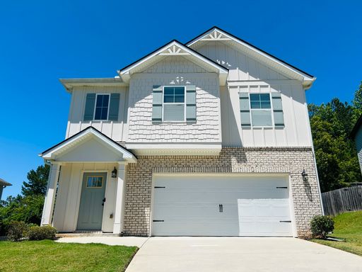 Wow! Beautiful 4 bedroom 2.5 bathroom home in Newnan! Must See!