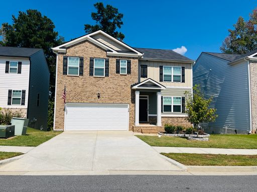 WOW! This 5 bedroom, 3 full bathroom home in Newnan is a must see! – photo 1